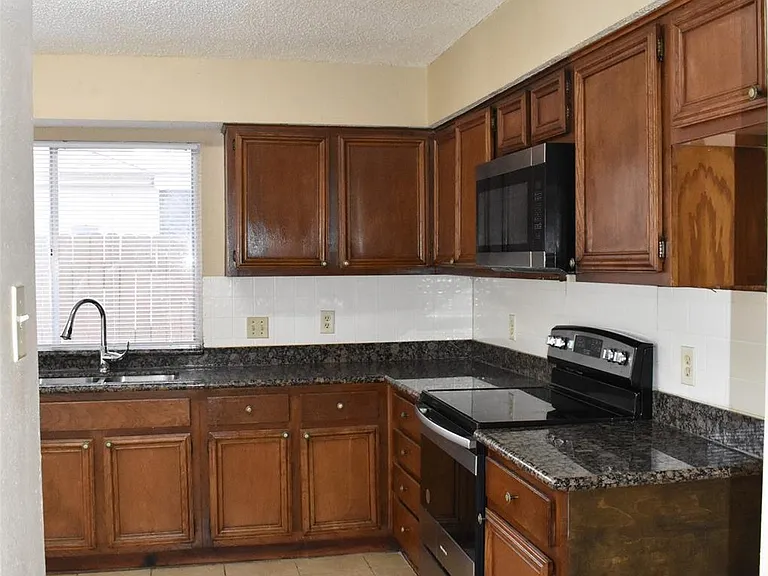 8903 Kalewood Dr — Photo 13