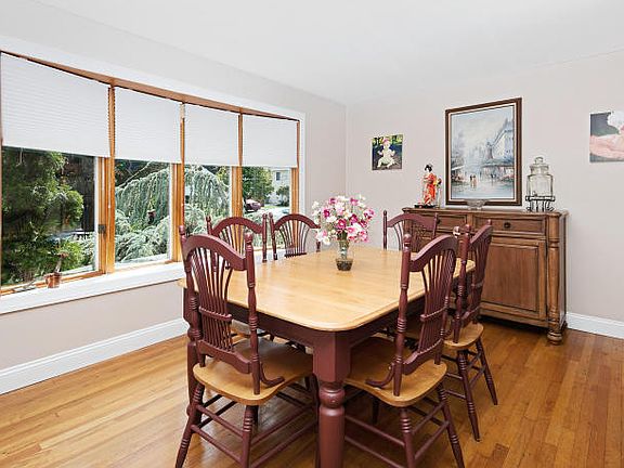 2nd image of 52 Carol Rd