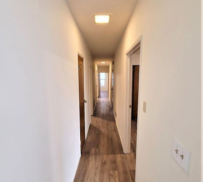 1st image of 925 Jackson St #925