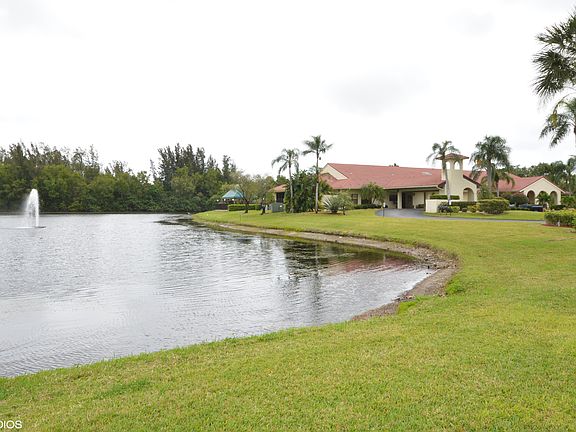 2nd image of 5823 Parkwalk Dr