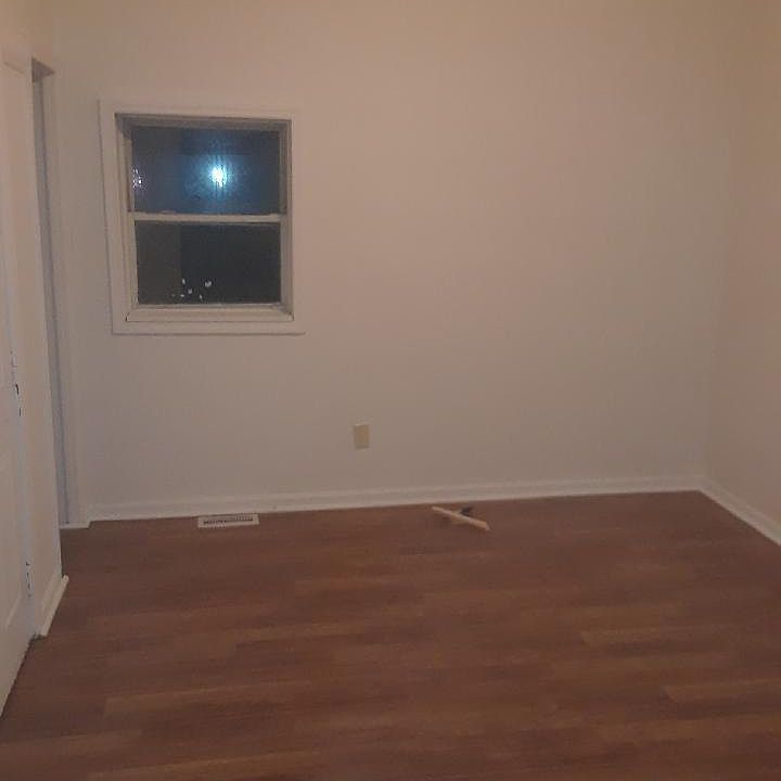 2nd image of 1249 Albany St