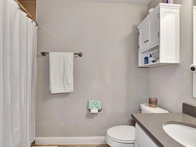 13219 Parkway Hills Dr — Photo 37