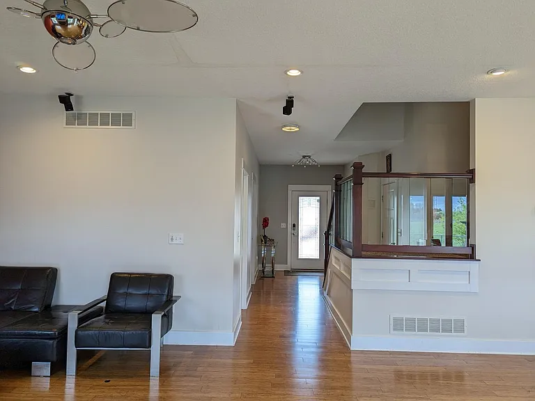 3877 Sparrow Ct — Photo 4