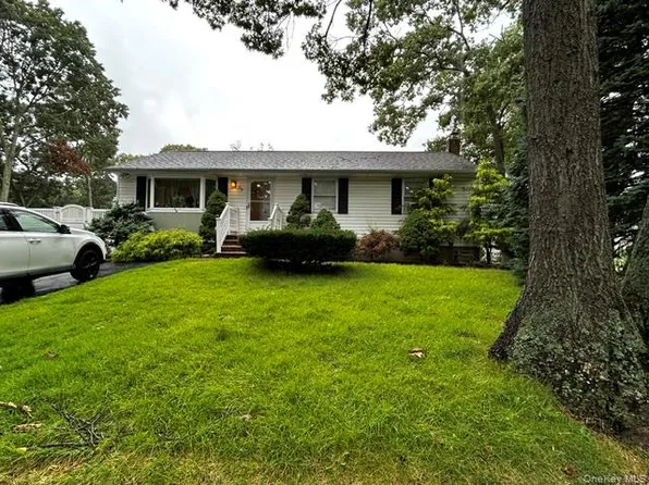 30 Orchard Drive, Farmingville, NY 11738