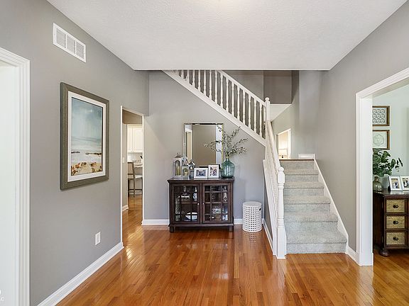 3rd image of 10144 Water Crest Dr
