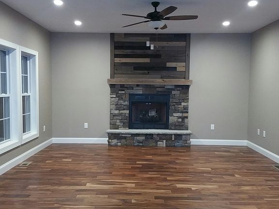 2nd image of 130 Garnet Way