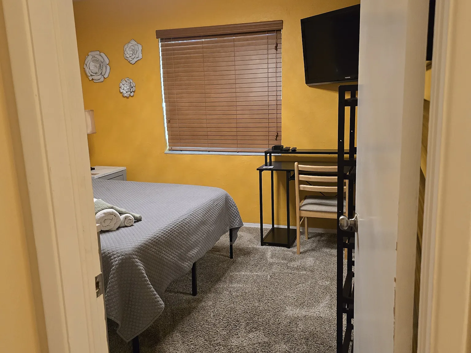 113 NE 2nd Pl — Photo 1