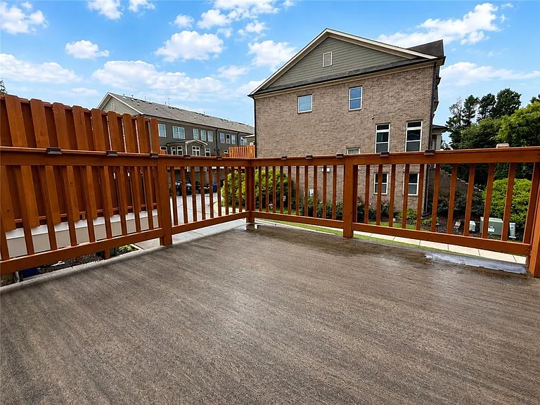 1207 Lavista Cir — Photo 23