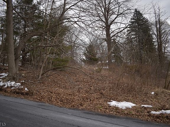 2nd image of 18 Valley View Ln