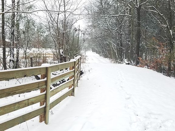 2nd image of 501 Tallent Rd