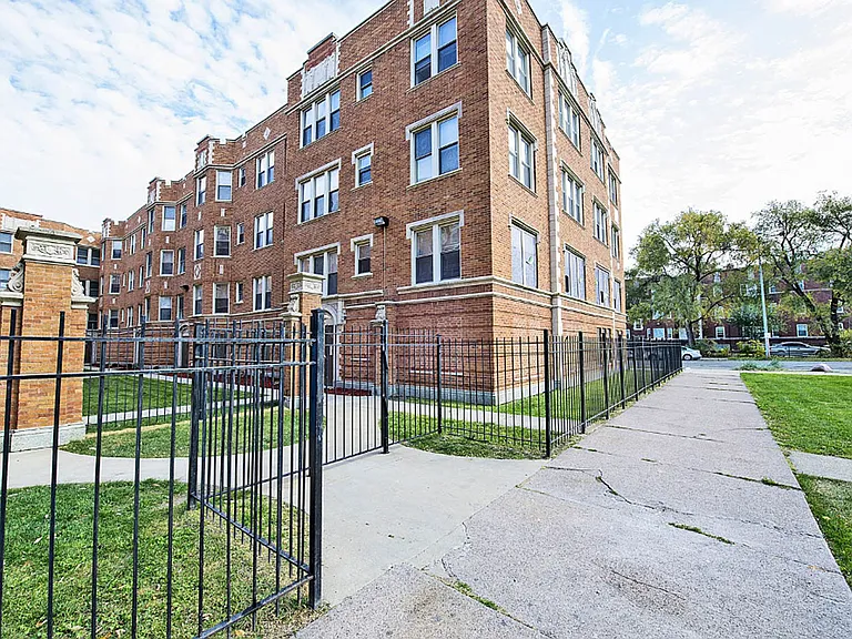 3600 W Franklin — Photo 34
