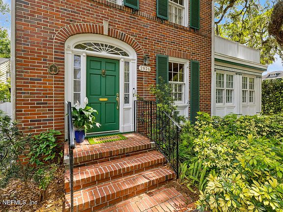 4th image of 2926 OAK Street