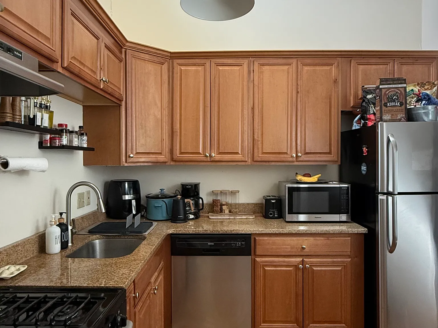 1 bed, 920 sqft, $2,500 — Photo 3