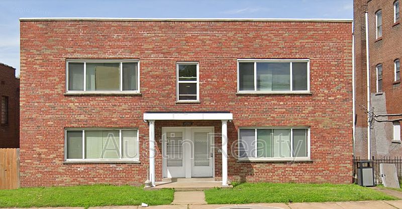 1st image of 4061 S Grand Blvd APT 101