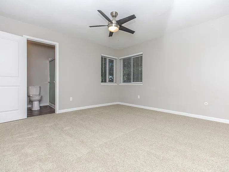 54 Quay Ct — Photo 112