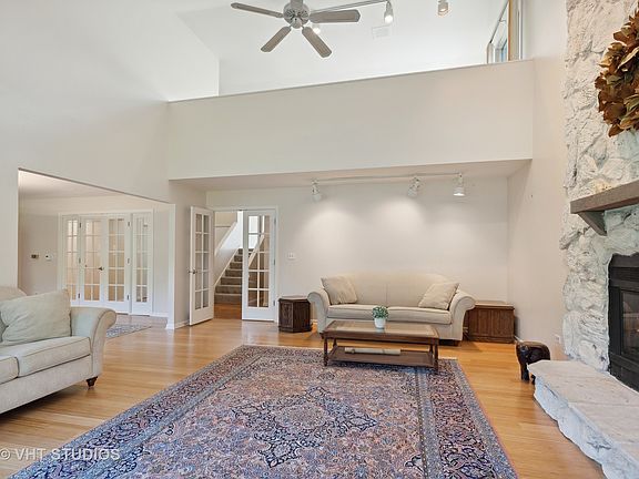 4th image of 34823 N Oak Knoll Cir