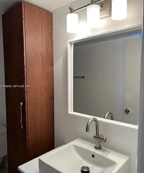 2226 N Cypress Bend Dr #210 — Photo 15