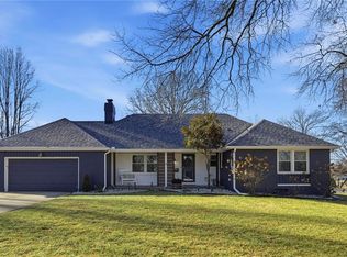 8100 Tomahawk Rd, Prairie Village, KS 66208