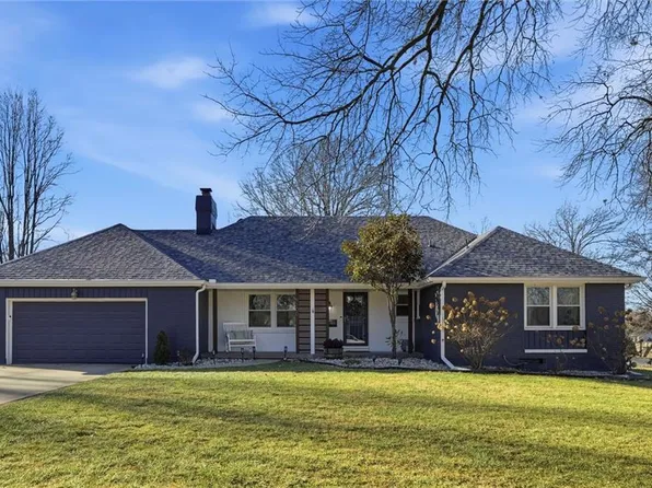 8100 Tomahawk Rd, Prairie Village, KS 66208