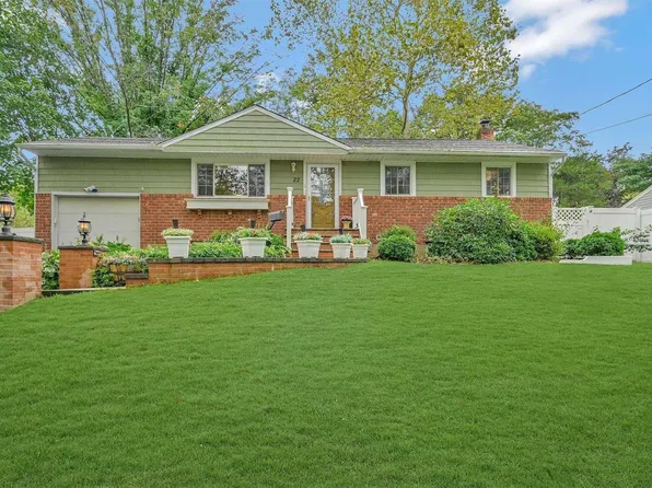 22 Meadow Haven Lane, East Northport, NY 11731