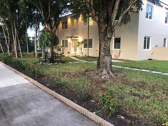 3rd image of 4 Alhambra Cir