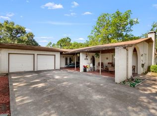 502 Brookhollow Dr, Palestine, TX 75801