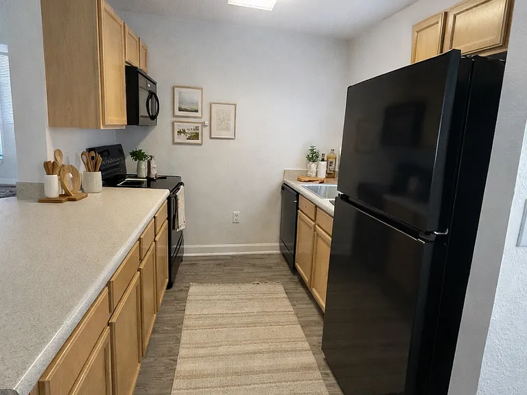 Villas at Spring Hill — Photo 9