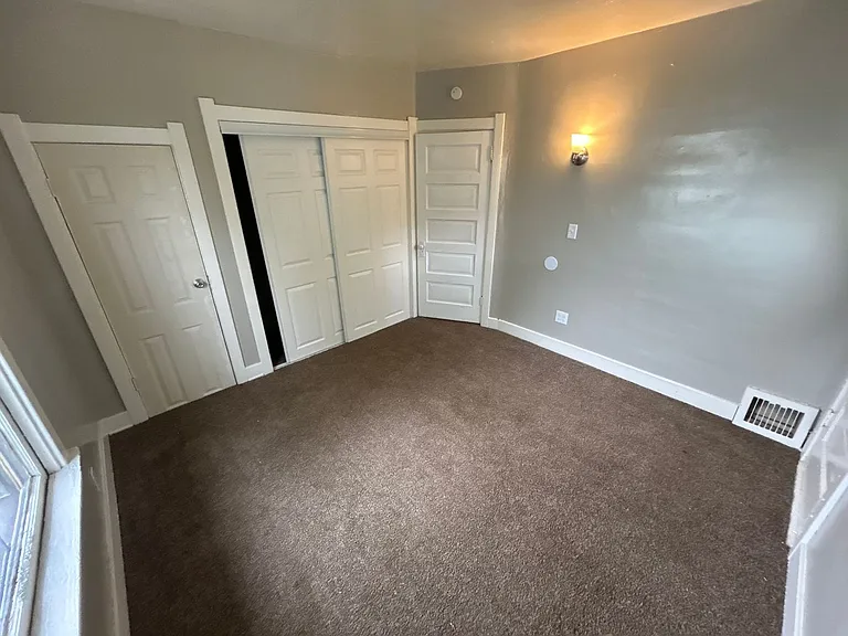 948 White St — Photo 10