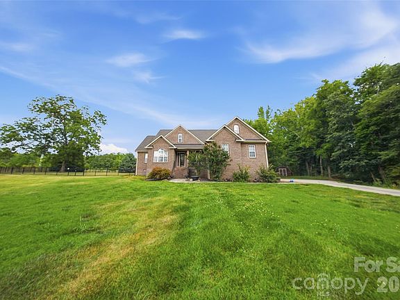 2nd image of 3724 Anderson Mountain Rd