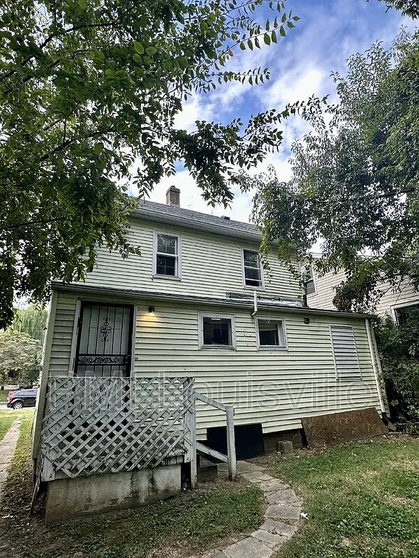 3 bed, 1.0 bath, 1236 sqft, $995 — Photo 3