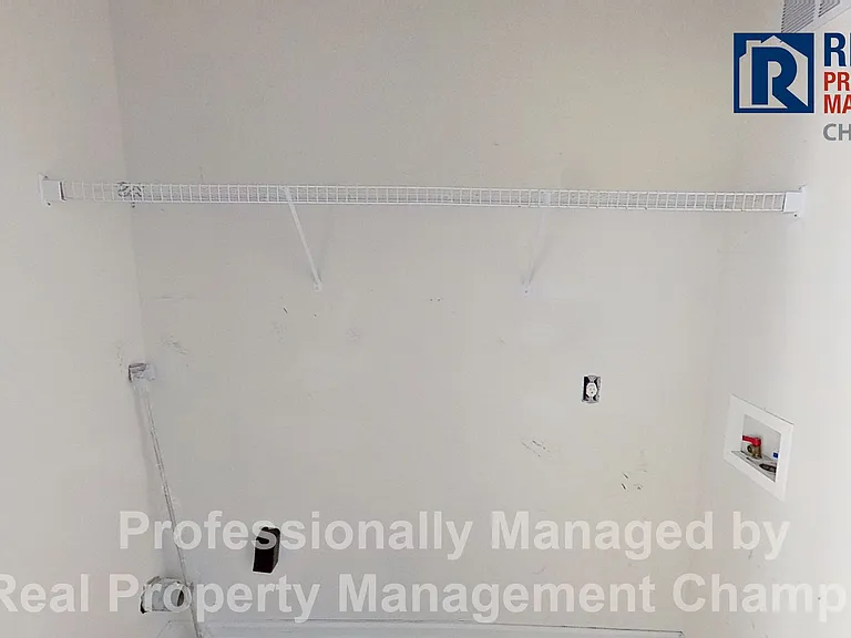 1002 Banister Loop — Photo 12
