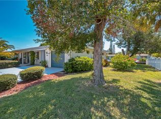 909 Inlet Cir, Venice, FL 34285