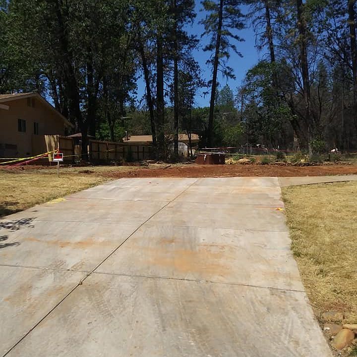 2nd image of 1835 Arrowhead Dr
