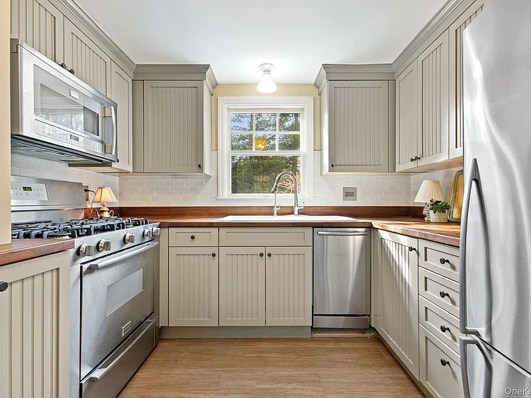 8 S Bedford Rd — Photo 14