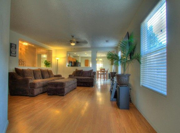 5th image of 419 Luminoso Dr NW
