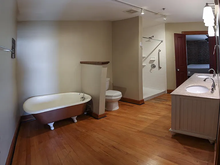 125 N 4th St #2 — Photo 11