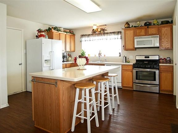 5th image of 2905 Laurel Oak Dr