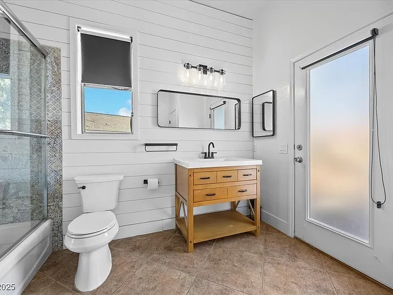 6332 Peggotty Ave — Photo 32