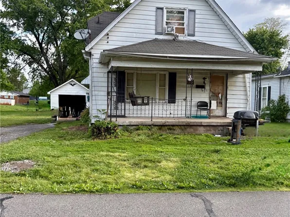 132 W Owen Street, Scottsburg, IN 47170