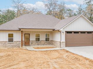 711 King Charles Dr, Scroggins, TX 75480