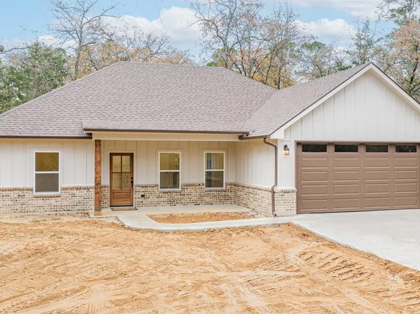 711 King Charles Dr, Scroggins, TX 75480