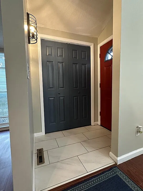 4 bed, 2.5 bath, 2036 sqft, $1,730 — Photo 3