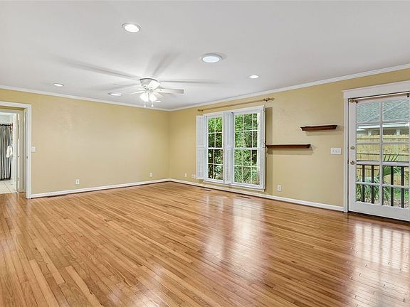 5th image of 211 Wymberly Rd