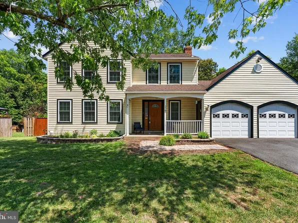316 Silver Ridge Dr, Sterling, VA 20164