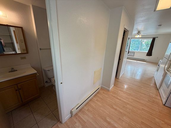 5th image of 1221 E Adams Ave #5