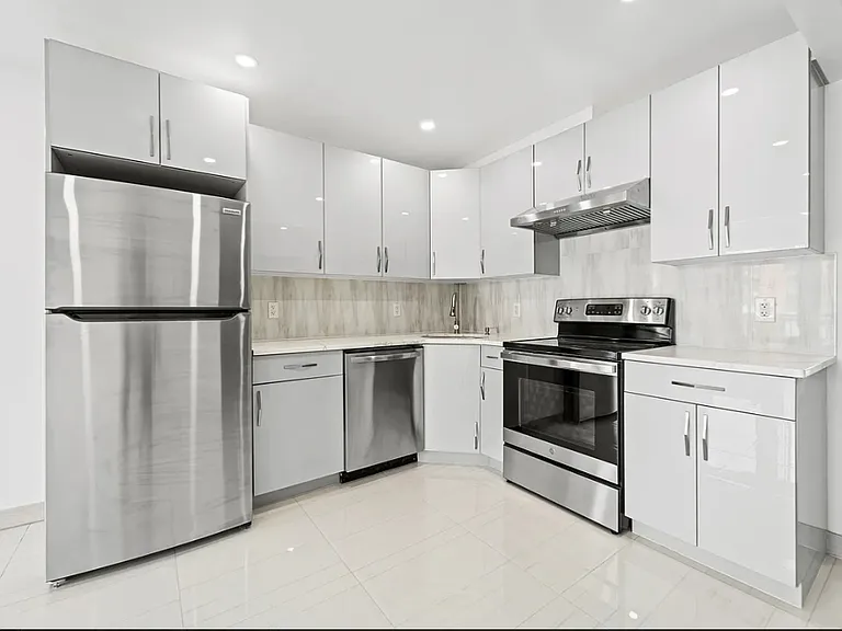 28-57 45th St #3C — Photo 4
