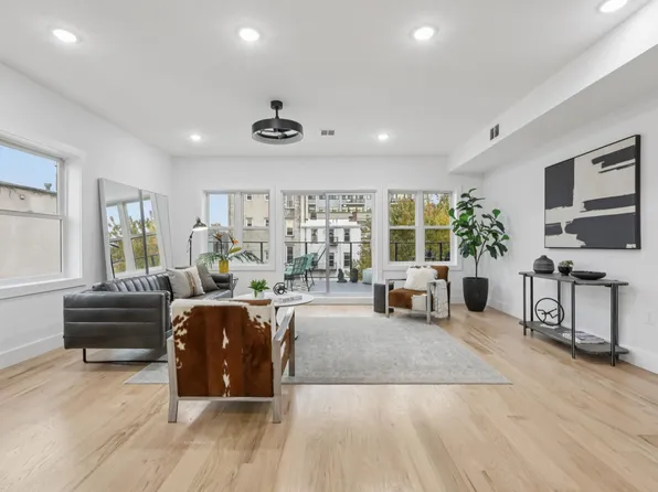 78 Beacon Avenue image 2 of 50