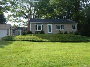 27 West St, Newtown, CT 06470