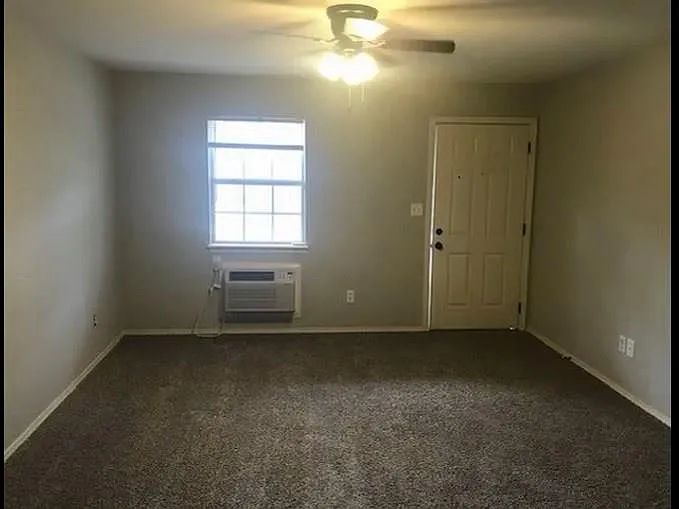 944 N Storer Ave - 11 — Photo 3