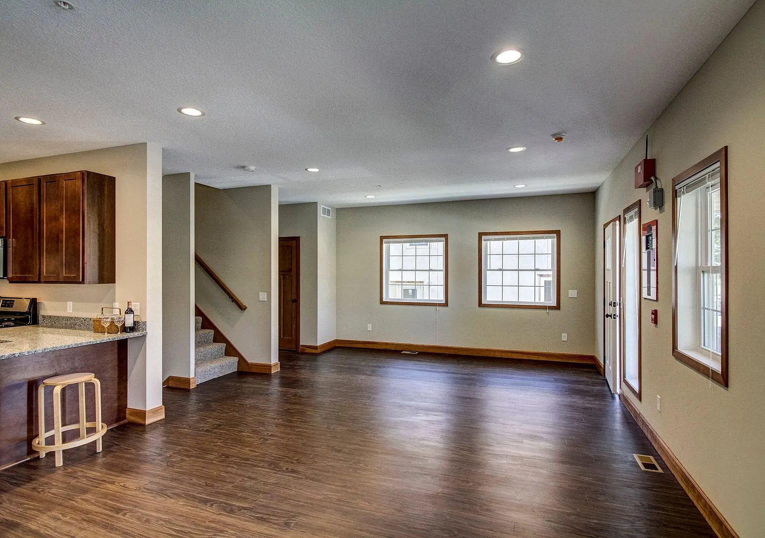 1208 Como Ave SE — Photo 2
